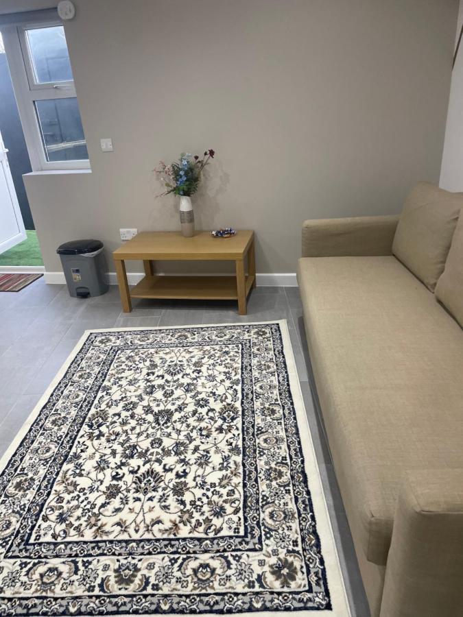 One Bedroom Apartment *